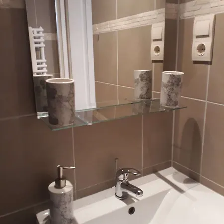 Hotel Hedi Vendeghaz 2*